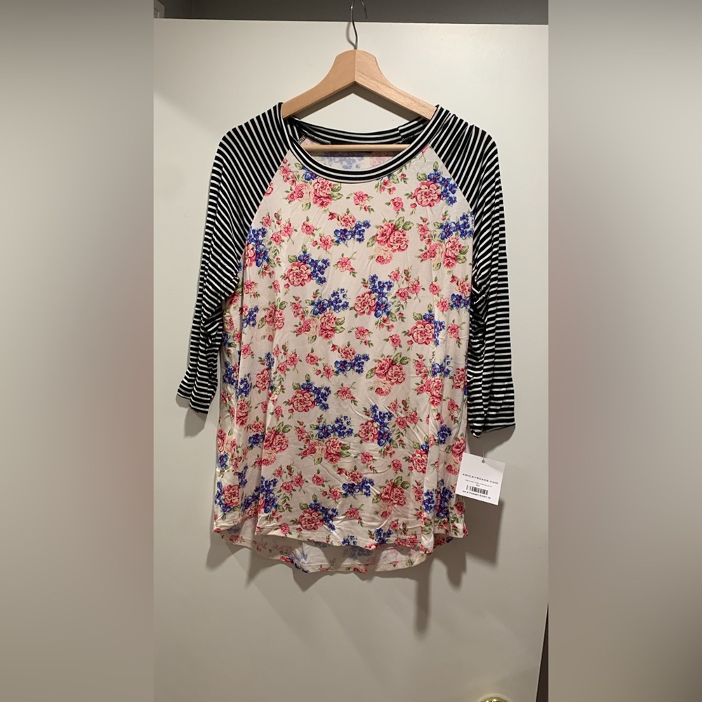 3/4 Sleeve Top - Chris & Carol